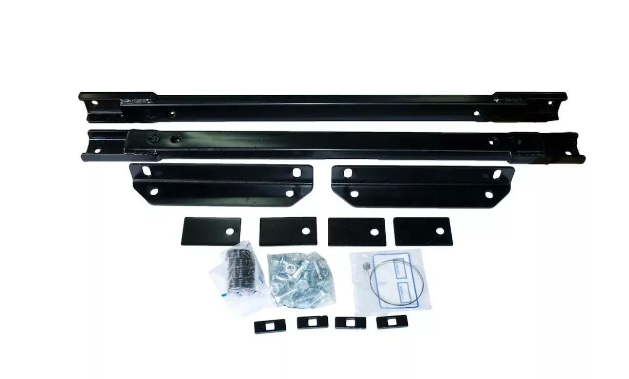 Demco 8551002 Chev 2011 6.5' UMS Fifth Wheel Trailer Hitch Mount Kit