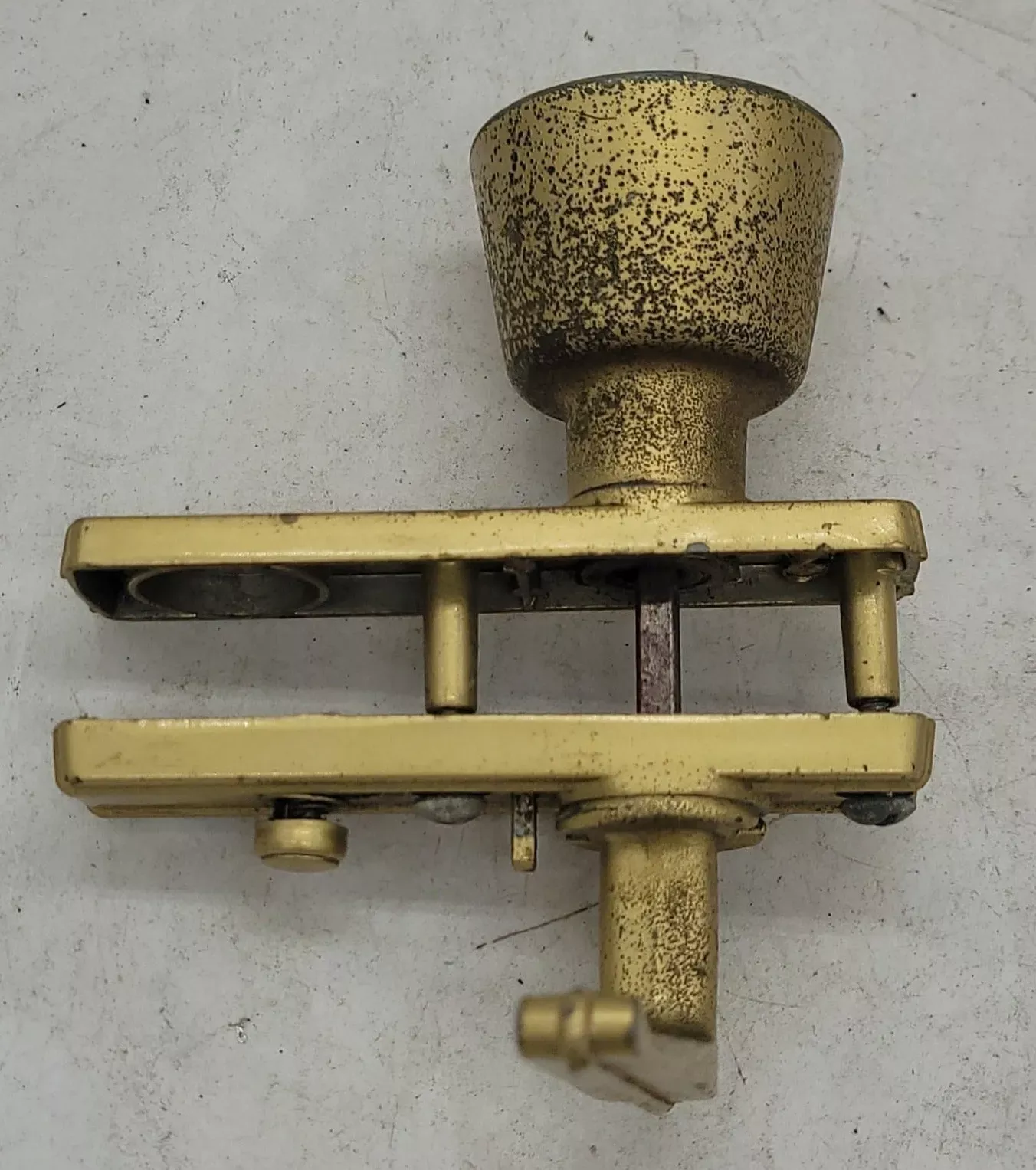 Used RV Interior Door Knob 5/8 ” Wall 3 1/2 ” Base- Locking