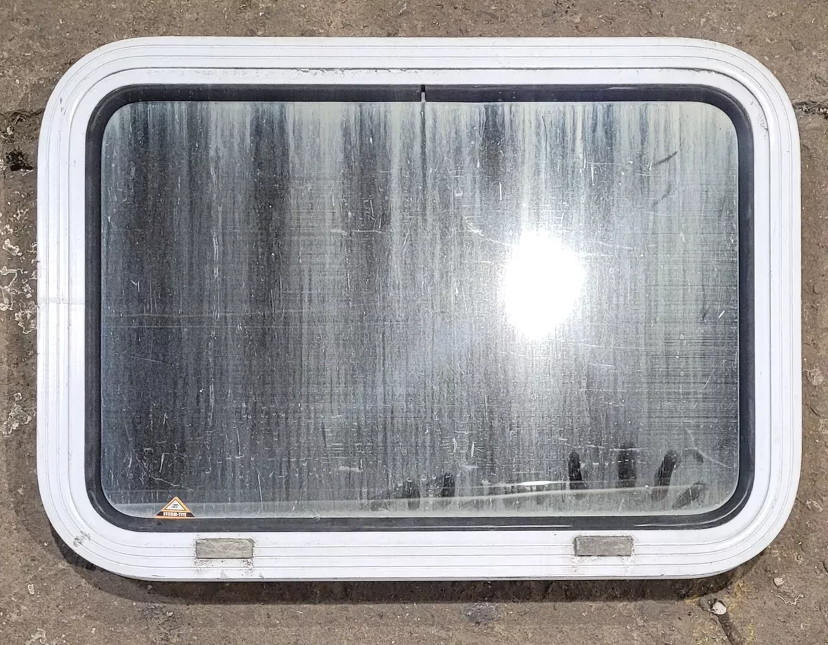 Used White Radius Non Opening Window : 24" W x 16 1/2" H x 1 7/8" D